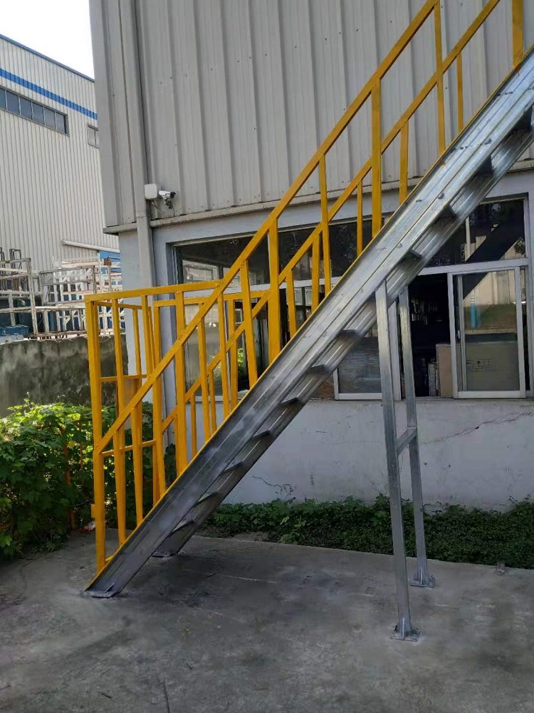 1629179414265899.jpg 爬梯.jpg